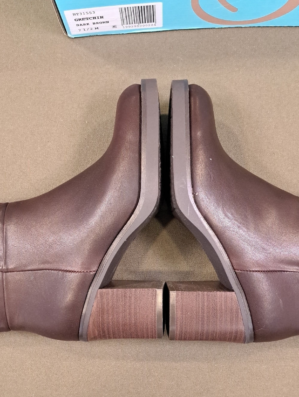 Baretraps Gretchin Tall Boots - Color: Dark Brown - Size: 7.5 - Picture 7 of 10